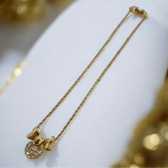 GIVENCHY Vintage Signature G with Bow Pendant Necklace ✨🤩 - Picture 7 of 15